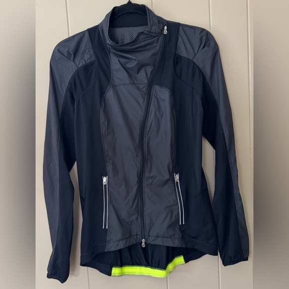Lululemon Presta Asymmetric Zipper Packable Shirket Running Jacket Size 6 - Picture 2 of 13